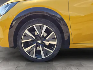 PEUGEOT 208 1.2 PureTech GT