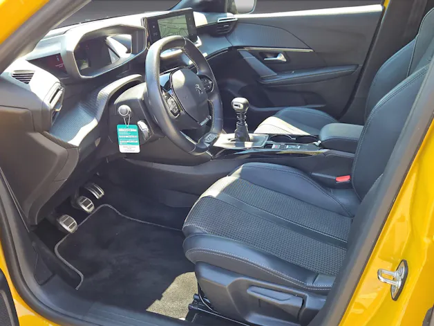 PEUGEOT 208 1.2 PureTech GT