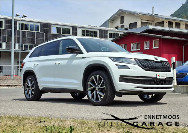SKODA Kodiaq 2.0 TSI 4x4 Sport Line *8-fach bereift+AHK+Panodach*