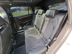 SKODA Kodiaq 2.0 TSI 4x4 Sport Line *8-fach bereift+AHK+Panodach*