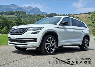 SKODA Kodiaq 2.0 TSI 4x4 Sport Line *8-fach bereift+AHK+Panodach*
