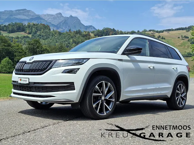 SKODA Kodiaq 2.0 TSI 4x4 Sport Line *8-fach bereift+AHK+Panodach*