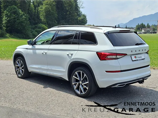 SKODA Kodiaq 2.0 TSI 4x4 Sport Line *8-fach bereift+AHK+Panodach*