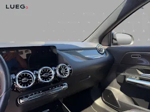 MERCEDES-BENZ GLA 250 4Matic AMG Line 8G-DCT