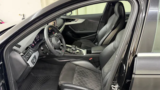 AUDI RS4 Avant quattro tiptronic