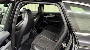 AUDI RS4 Avant quattro tiptronic