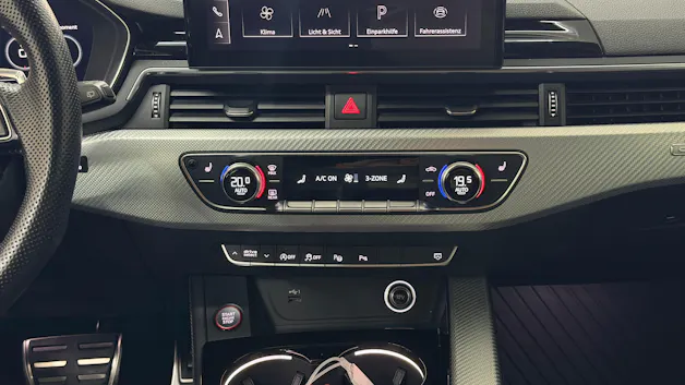 AUDI RS4 Avant quattro tiptronic
