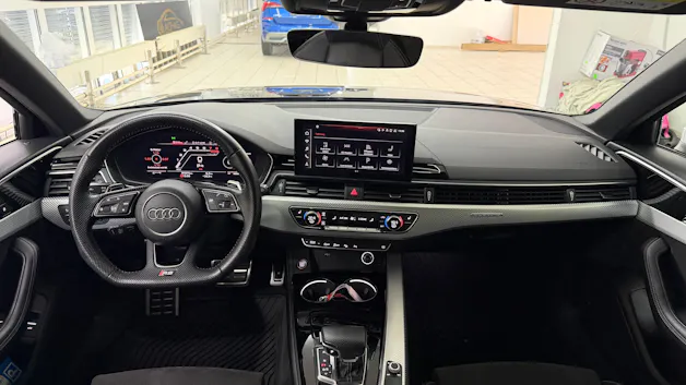 AUDI RS4 Avant quattro tiptronic