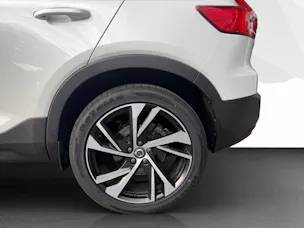 VOLVO XC40 2.0 B5 MH R-Design AWD