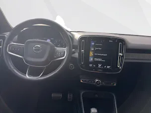 VOLVO XC40 2.0 B5 MH R-Design AWD