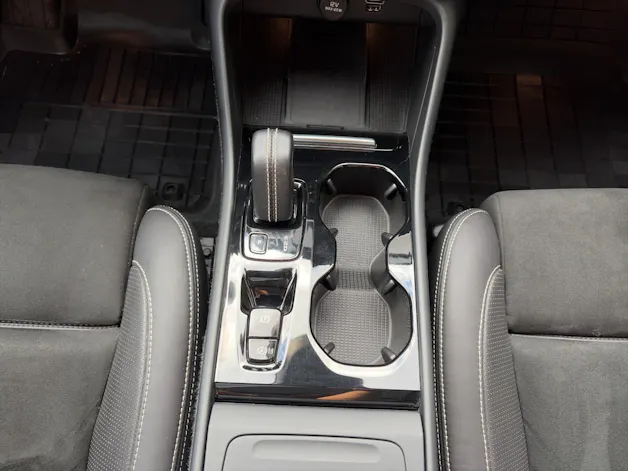 VOLVO XC40 2.0 B5 MH R-Design AWD