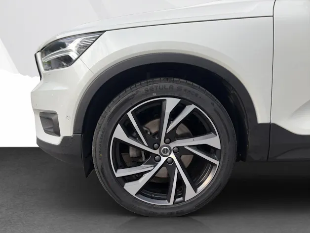 VOLVO XC40 2.0 B5 MH R-Design AWD