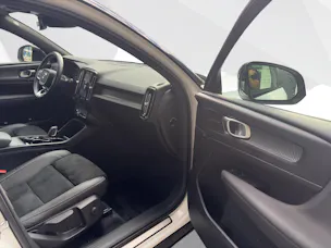 VOLVO XC40 2.0 B5 MH R-Design AWD