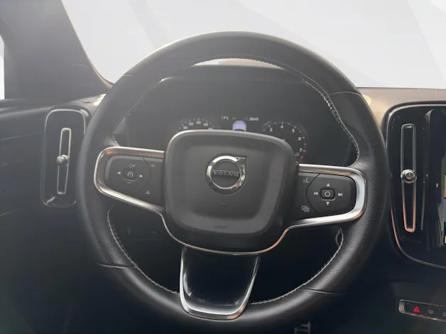 VOLVO XC40 2.0 B5 MH R-Design AWD