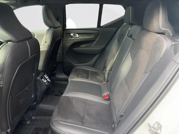 VOLVO XC40 2.0 B5 MH R-Design AWD
