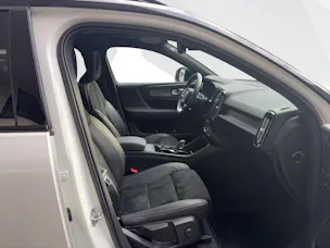 VOLVO XC40 2.0 B5 MH R-Design AWD