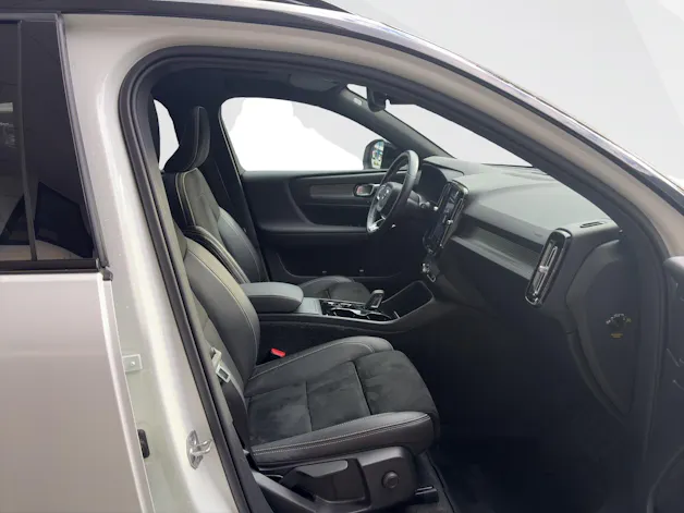 VOLVO XC40 2.0 B5 MH R-Design AWD