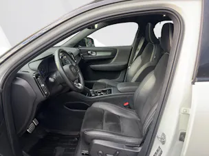 VOLVO XC40 2.0 B5 MH R-Design AWD
