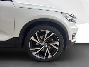 VOLVO XC40 2.0 B5 MH R-Design AWD