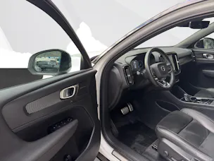 VOLVO XC40 2.0 B5 MH R-Design AWD