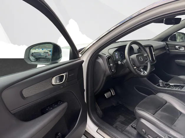 VOLVO XC40 2.0 B5 MH R-Design AWD