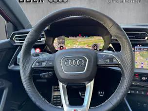 AUDI S3 Limousine TFSI quattro S-tronic