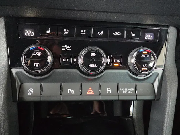 SKODA Karoq 1.5 TSI SportLine DSG