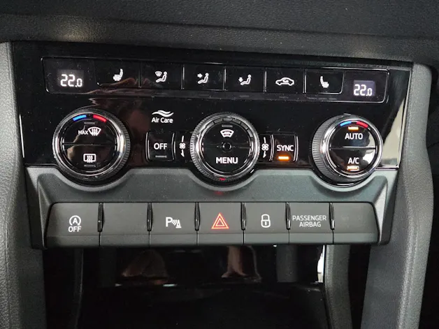 SKODA Karoq 1.5 TSI SportLine DSG