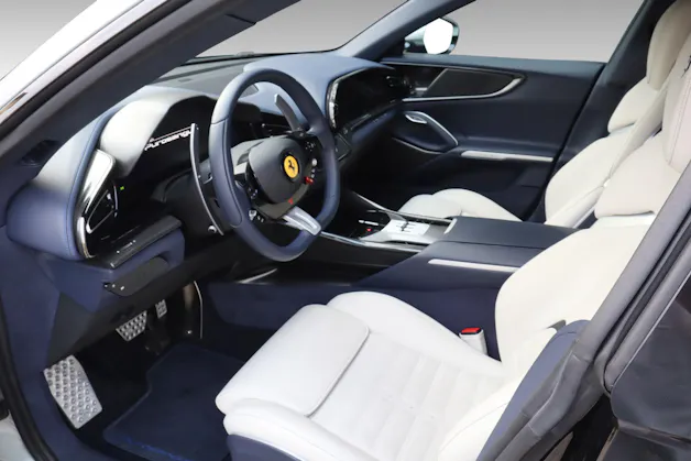 FERRARI Purosangue 6.5 V12