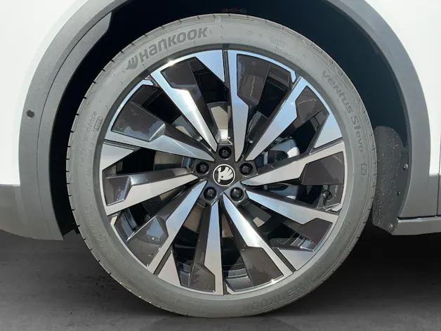 SKODA Elroq 85x Sportline 4x4