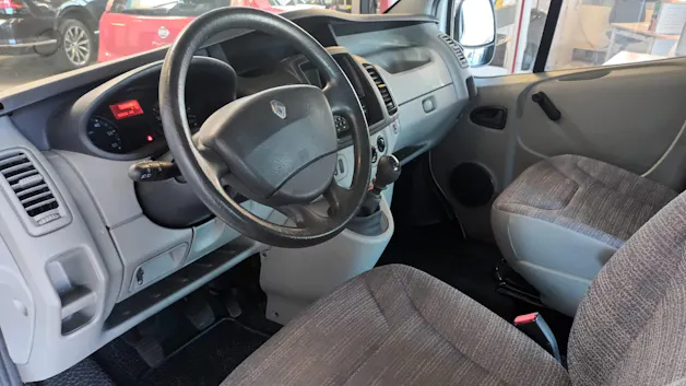 RENAULT Trafic 2.0i 2.9t L2H1