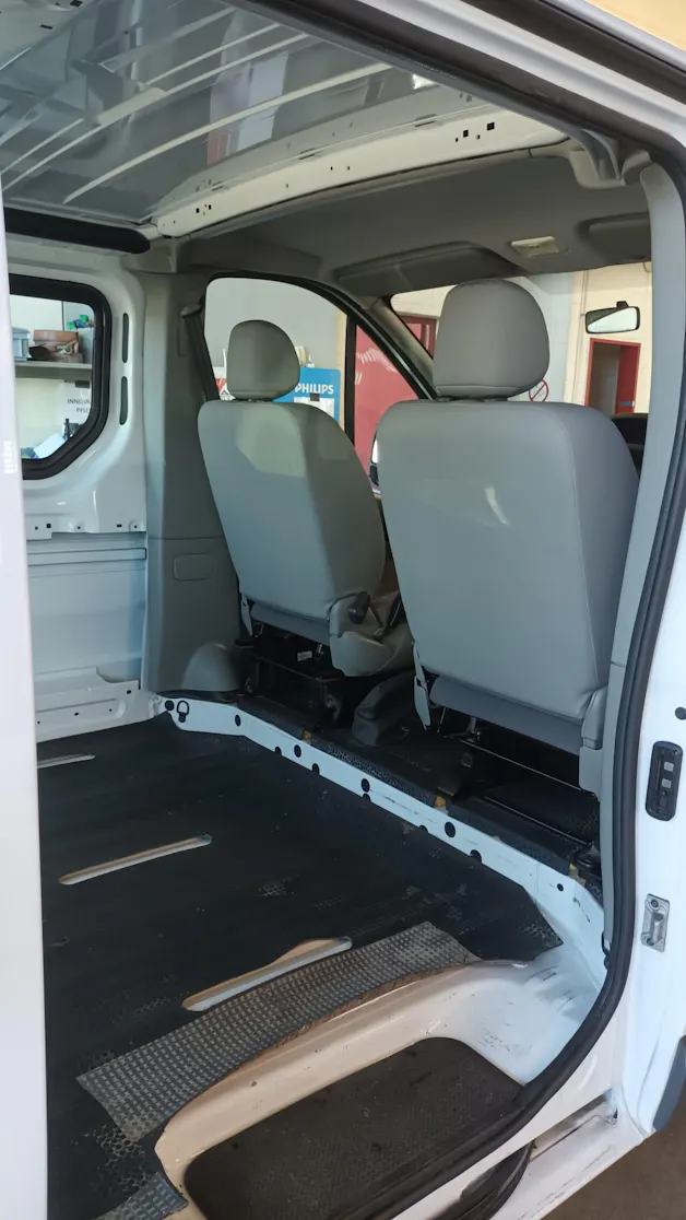 RENAULT Trafic 2.0i 2.9t L2H1