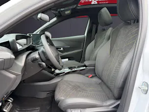 PEUGEOT 208 1.2 MHEV GT Exclusive