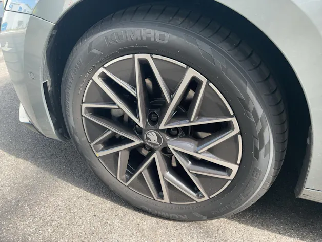 SKODA Octavia Combi 2.0 TSI DSG Dynamic 4x4