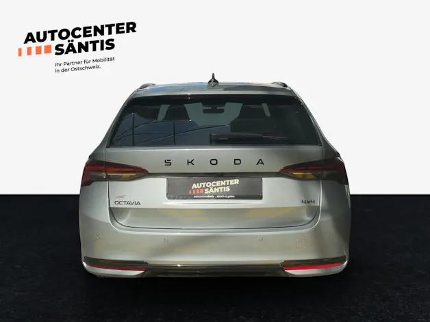 SKODA Octavia Combi 2.0 TSI DSG Dynamic 4x4
