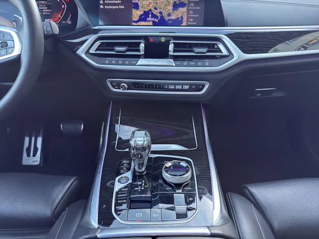 BMW X7 xDrive M50d Steptronic * Traumausstattung * 7 Plätzer * AHK *