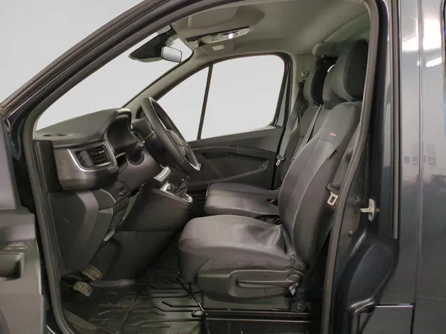 RENAULT Trafic Blue dCi 150 Passenger Techno