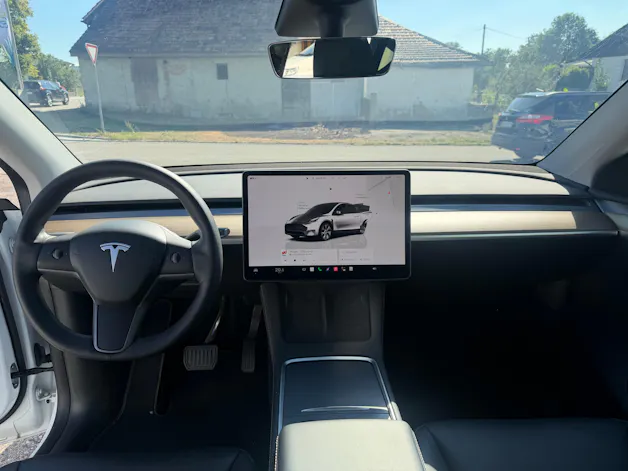 Tesla Model Y RWD