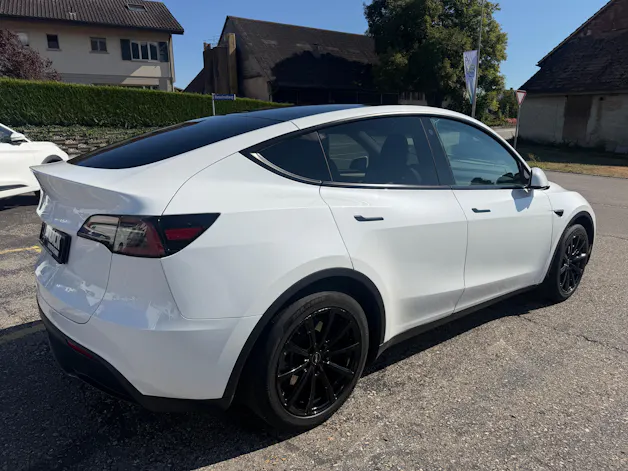 Tesla Model Y RWD