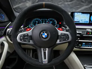 BMW M5 xDrive Competition Drivelogic *CH Auto*Massage*Keramik*Bowers&Wilkins*H&R*