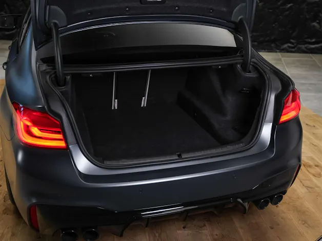 BMW M5 xDrive Competition Drivelogic *CH Auto*Massage*Keramik*Bowers&Wilkins*H&R*
