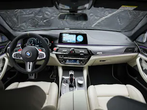 BMW M5 xDrive Competition Drivelogic *CH Auto*Massage*Keramik*Bowers&Wilkins*H&R*