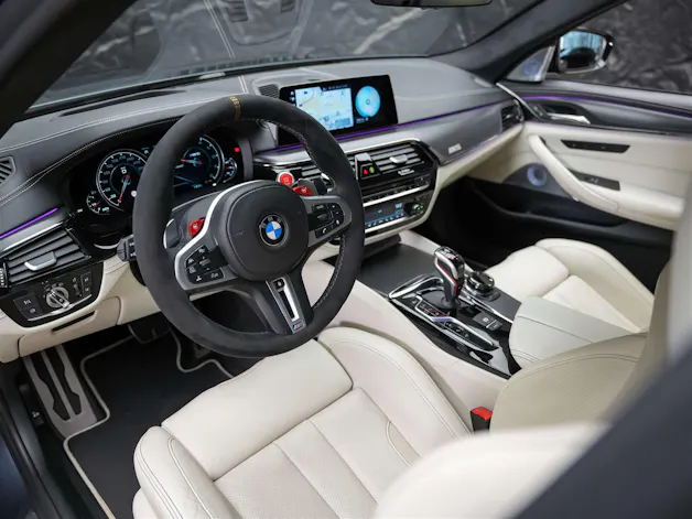 BMW M5 xDrive Competition Drivelogic *CH Auto*Massage*Keramik*Bowers&Wilkins*H&R*