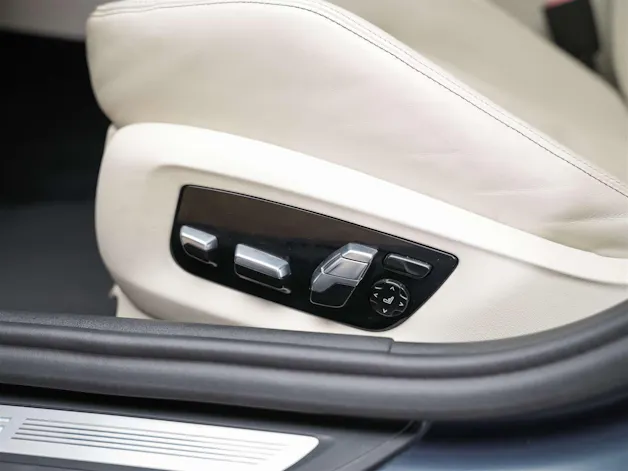 BMW M5 xDrive Competition Drivelogic *CH Auto*Massage*Keramik*Bowers&Wilkins*H&R*