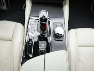 BMW M5 xDrive Competition Drivelogic *CH Auto*Massage*Keramik*Bowers&Wilkins*H&R*