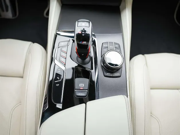 BMW M5 xDrive Competition Drivelogic *CH Auto*Massage*Keramik*Bowers&Wilkins*H&R*