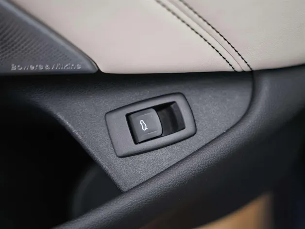 BMW M5 xDrive Competition Drivelogic *CH Auto*Massage*Keramik*Bowers&Wilkins*H&R*