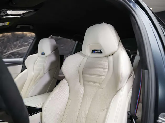 BMW M5 xDrive Competition Drivelogic *CH Auto*Massage*Keramik*Bowers&Wilkins*H&R*