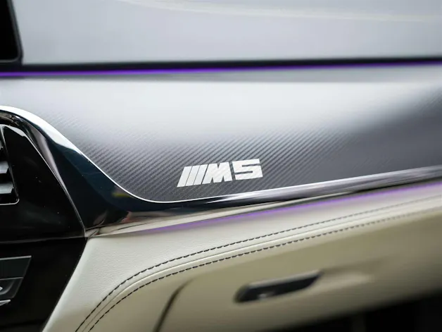 BMW M5 xDrive Competition Drivelogic *CH Auto*Massage*Keramik*Bowers&Wilkins*H&R*