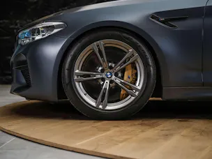 BMW M5 xDrive Competition Drivelogic *CH Auto*Massage*Keramik*Bowers&Wilkins*H&R*